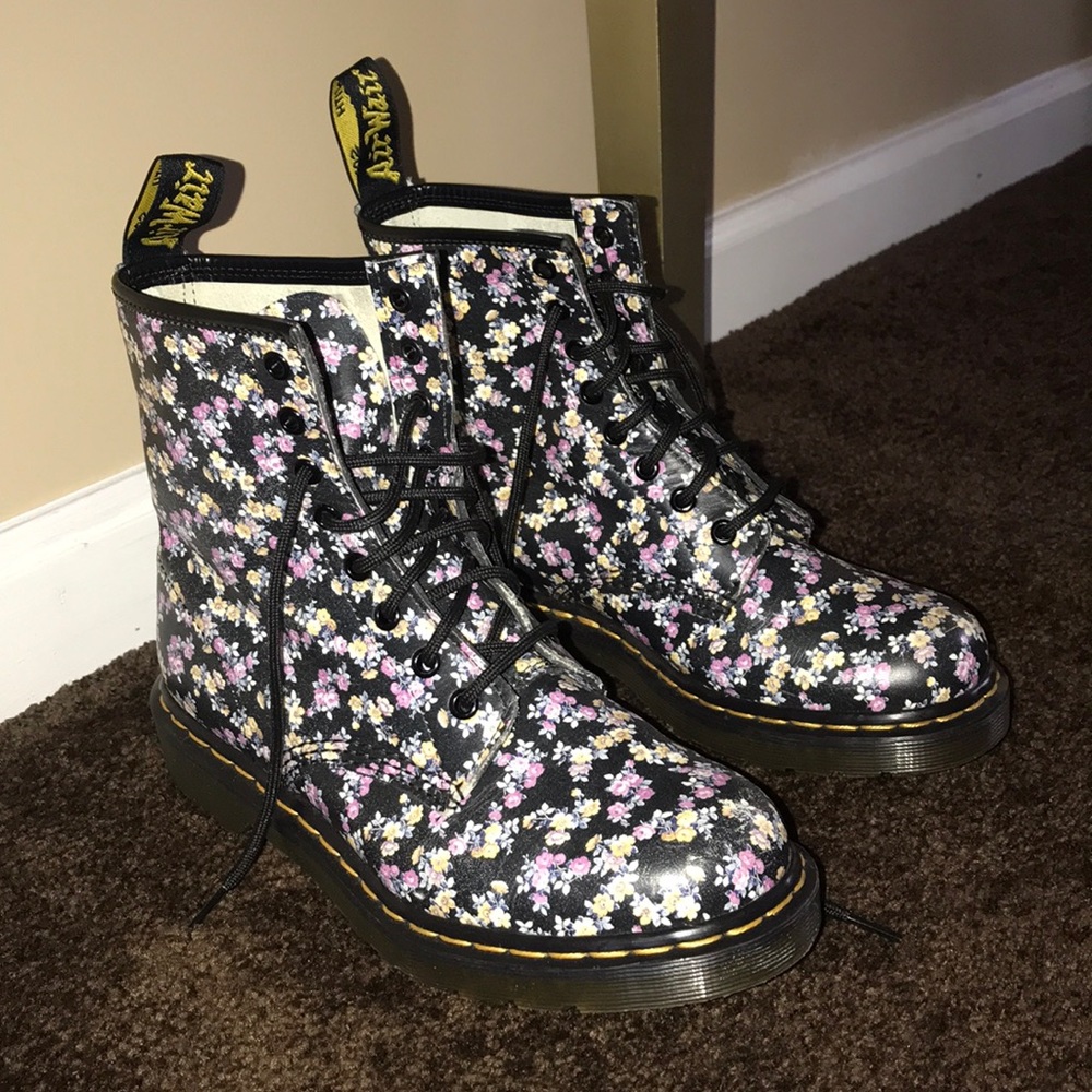 Doc Martin airwave BRAND NEW